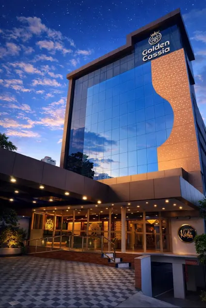 Golden Cassia Infopark Business Hotel - Image 1