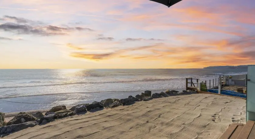 Hawaiian Style Beachfront on Beach Road - Image 1