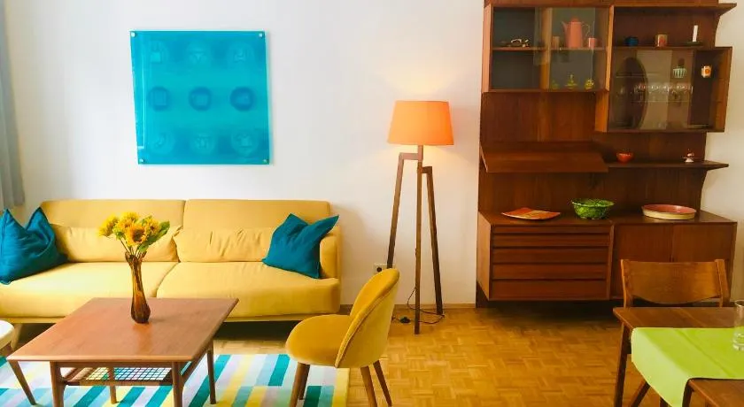 Vintage Design Apartment - Image 1
