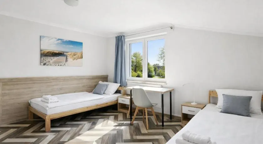 Boarding House Rooms with Kitchen, Parking & 24h Self Check-in - Image 1