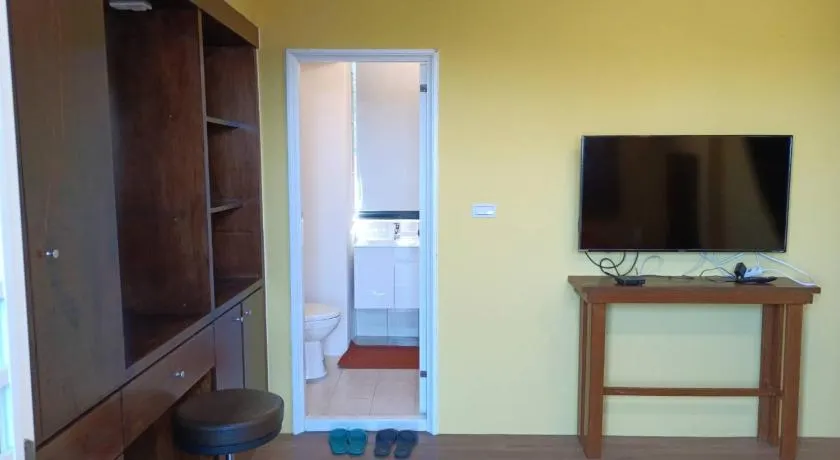 Pear Story House - Image 1