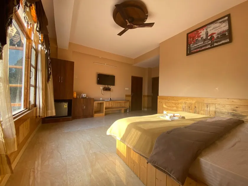 A Cozy Bed & Breakfast with Free Parking On-Site - Image 1