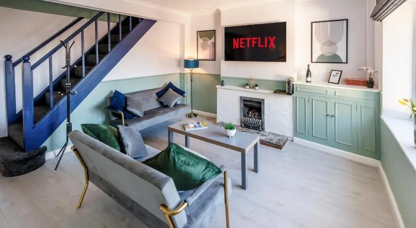 Columbia - Sleeps 5, WiFi, Parking, Netflix, Near Observatory - Image 1