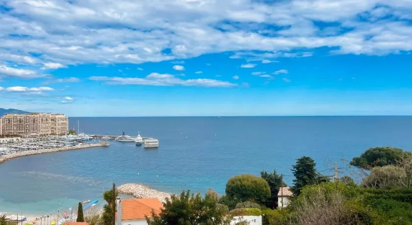 Appartement vue mer aux portes de Monaco - Image 1