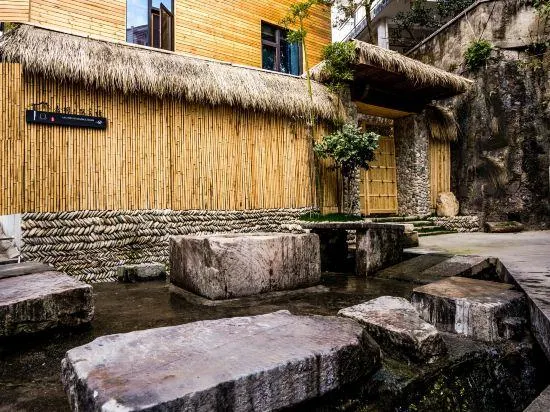 Laojie Dayuan Hostel - Image 1
