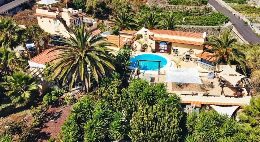 Finca Vino Tinto 2 - Image 1