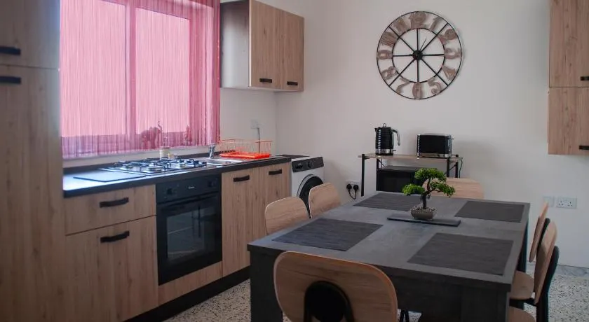 Centrally Located Bugibba Apartment - Seaside Comfort - Image 1