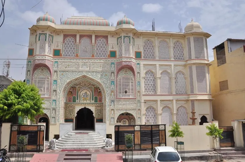 Rani Mahal Hotel - Image 1