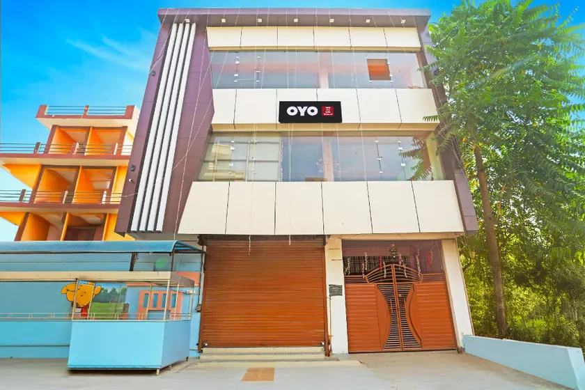 SPOT ON Love Buffet Restaurant & Benquet Holl - Image 1