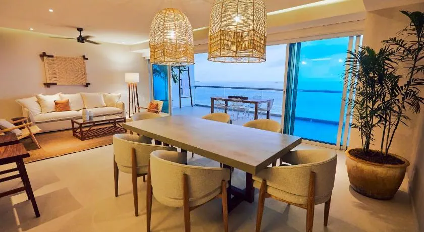 Luxury 3bdr Beachfront Condo, Peninsula Ixtapa - Image 1
