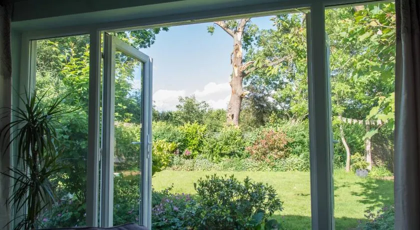 Luxury Self-Catering and Sauna - Oaks Rest - Image 1