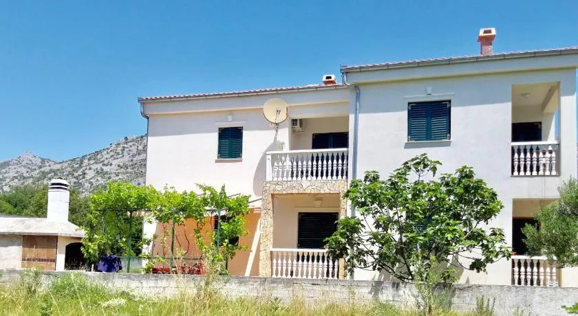 Apartment Pepa Starigrad Paklenica - Image 1