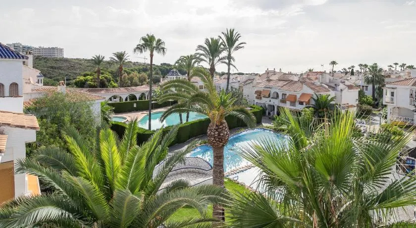 Maison de vacances 'Casa Pista' avec piscine partagée, Wi-Fi et climatisation - Image 1