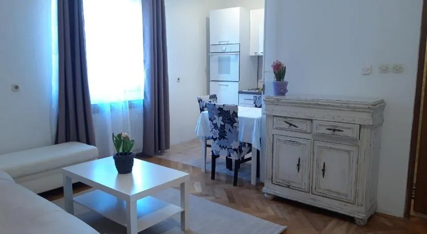 Apartman Zuki - Image 1