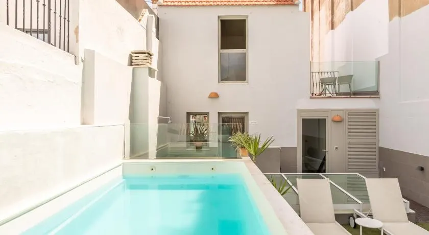 Kayser Premium Suites - Image 1