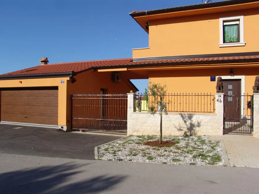 Comfortable apartment with fenced garden and outdoor terrace and grill, airco - Image 1
