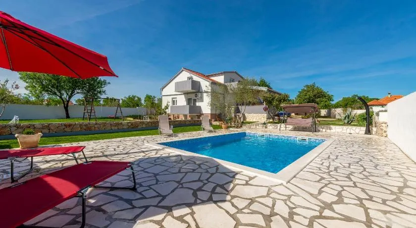 Home Idassa - Image 1