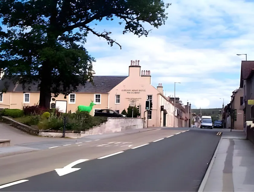Gordon Arms Hotel - Image 1