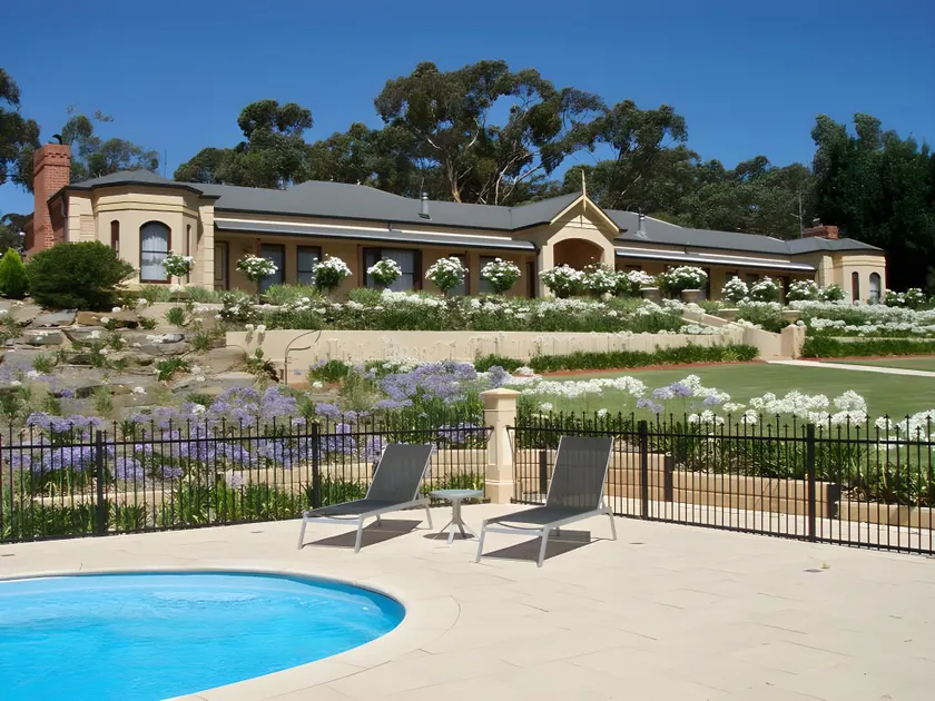 Brice Hill Country Lodge - Image 1
