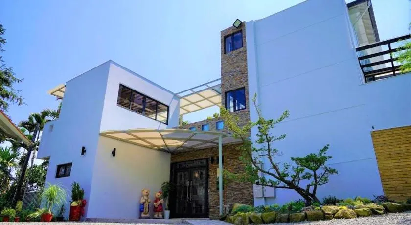 MTNY Hotel - Image 1