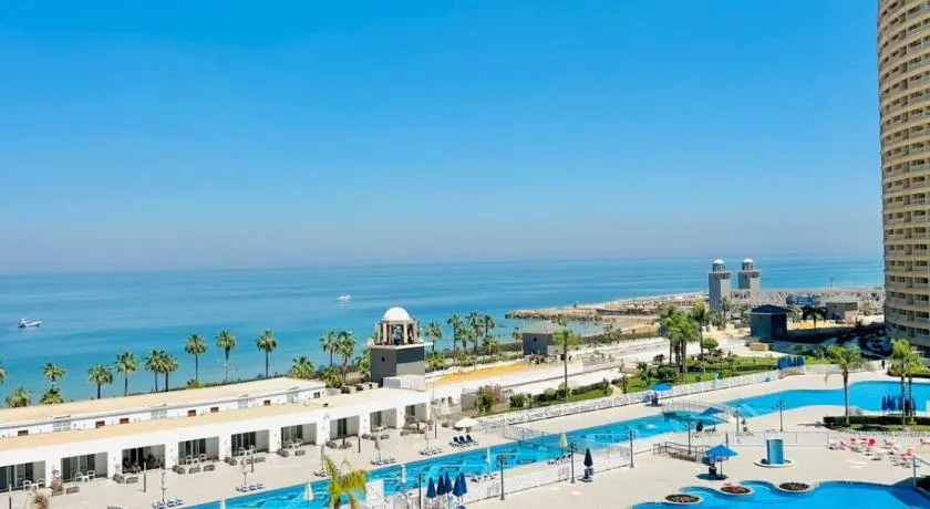 Cloud 9 Luxury Porto Towers VIP - Image 1