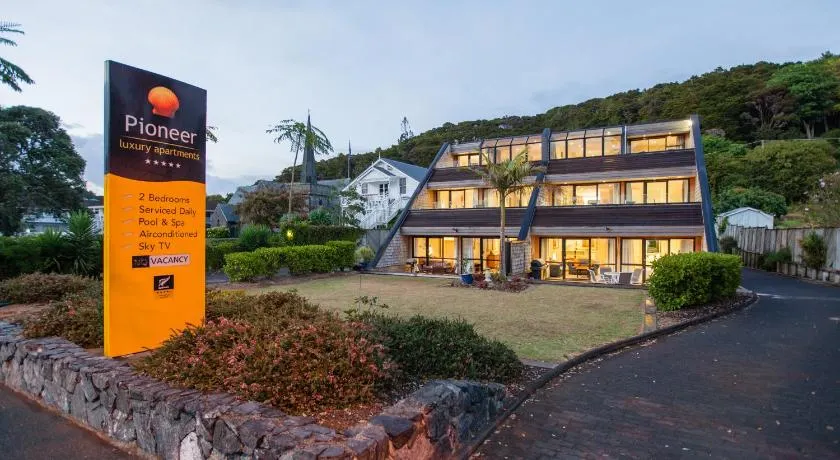 Pioneer Waterfront Apartments - Image 1