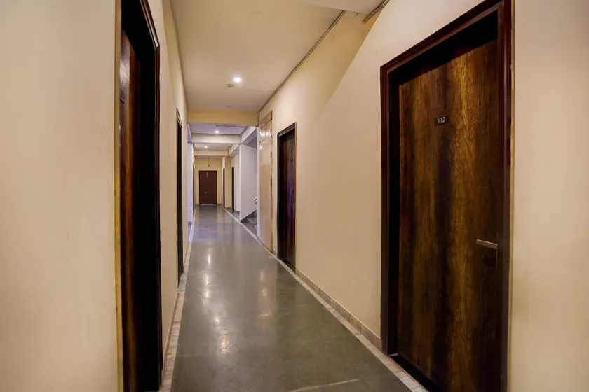 Hotel O Noida 86 retreat - Image 1
