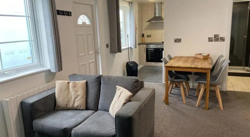 Apartment with Access to Pool Spa & Soft play - Image 1