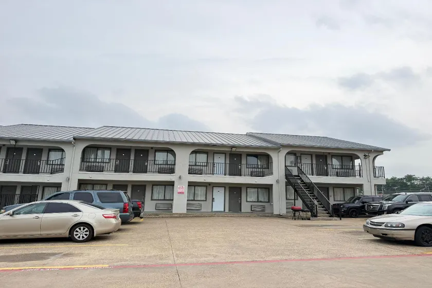 Delux Inn Mesquite Near I-30 Dallas - Image 1