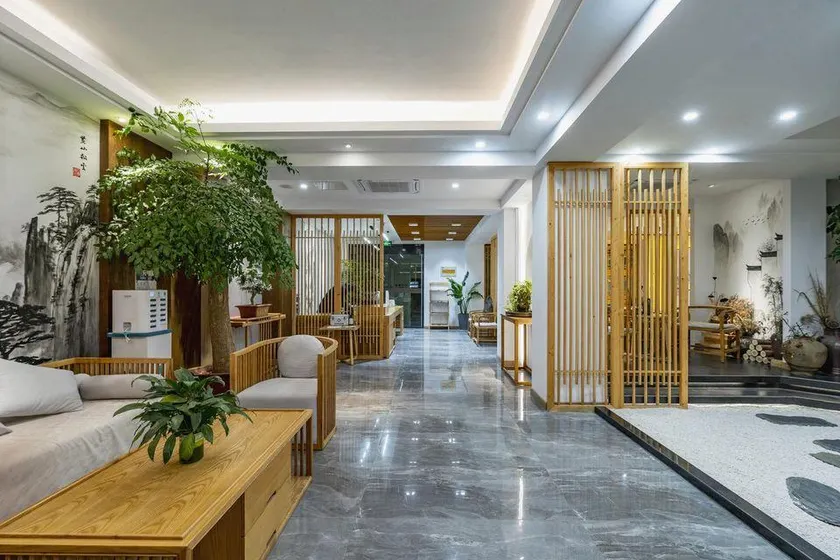 Huaxiangju Hotel - Image 1