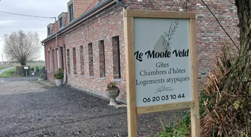 Le Moole Veld - Image 1
