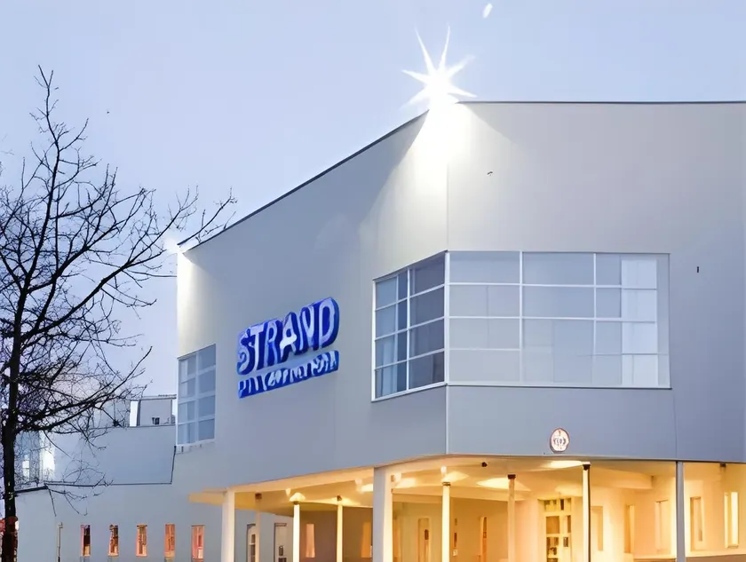 Hestia Hotel Strand - Image 1