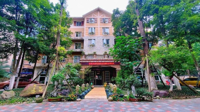 Dayi Xiangnan Bay American Country Villa Hotel - Image 1