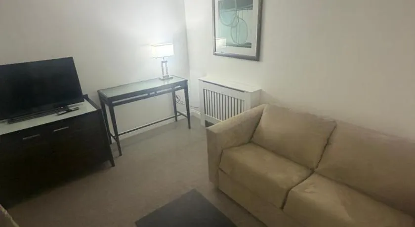 Luxury 2 Bed Apartment Central Yarm - Image 1
