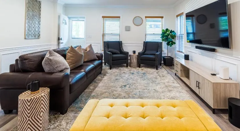 Clean Luxurious Retreat, Parking, Restaurants, Near New Hope. <1mile Del river  - Image 1