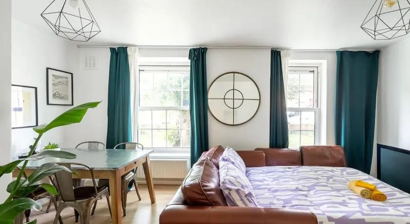 Quaint Apartment Near Tower-London Bridge and Big Ben - Image 1