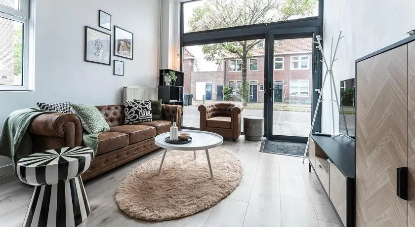 4p, City center, close to University & Station - Image 1