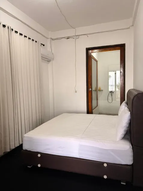 Queen house - Image 1
