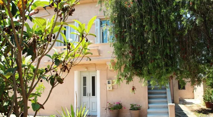 house in the village near the sea - Image 1