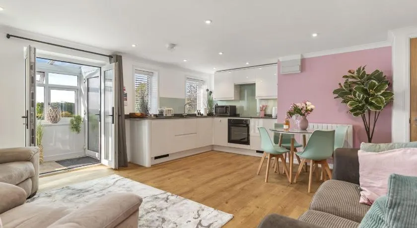 The Hidden Valley - a stylish rural retreat, perfect for families - Image 1