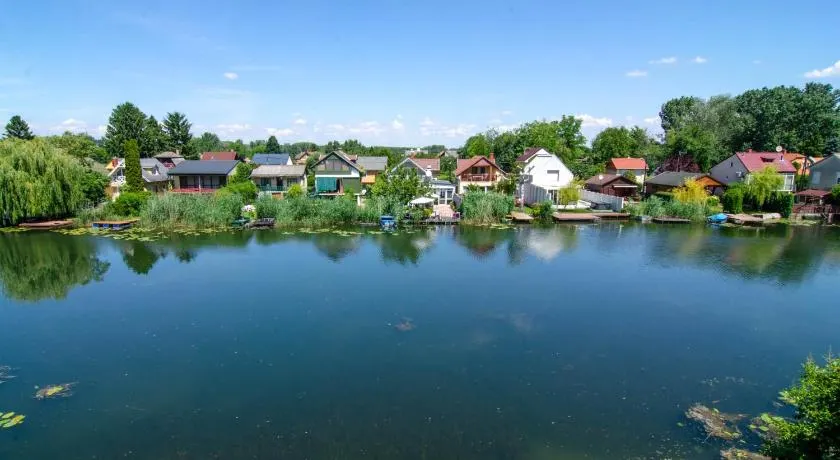 Szigetköz Szíve Apartman & Rendezvényház - Image 1
