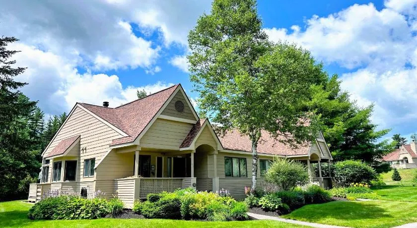 F3 Well appointed Townhome a short walk to the Mount Washington Hotel 1 minute to ski area - Image 1