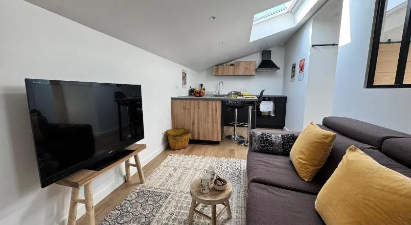 Appartement de charme avec accès piscine - Image 1