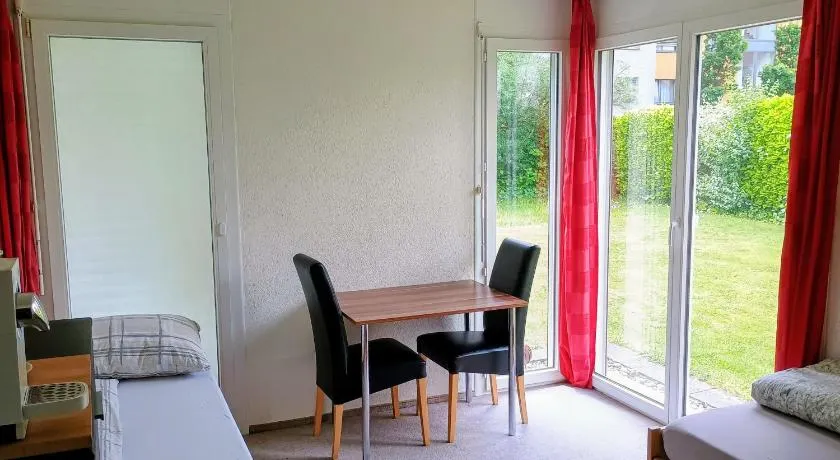 Privatzimmer 300m zur S-Bahn Jona - Image 1