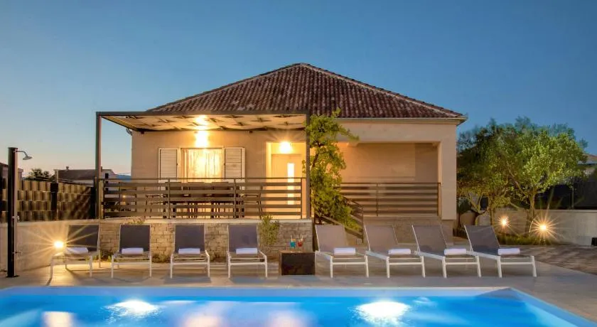 Villa Residence Sunrise - Image 1