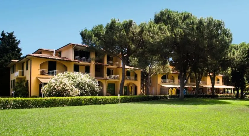 Residence Golfo Della Lacona - Image 1