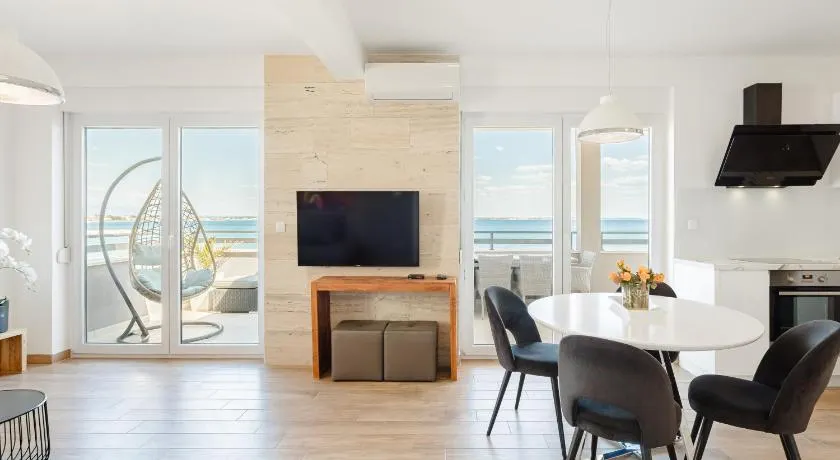 Apartments THE BEACH RESORT VIR - Image 1