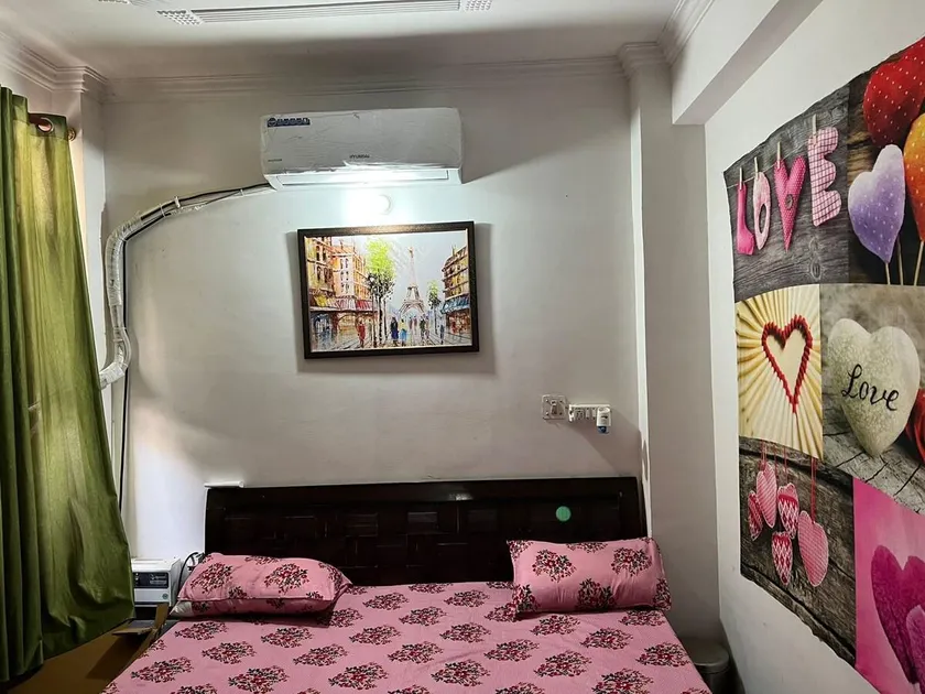 Economical Cozy 1BHK in Rohini - Image 1