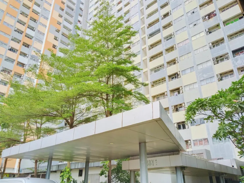 The Royale Sentra Tower Kuning Powered by Cocotel - Image 1