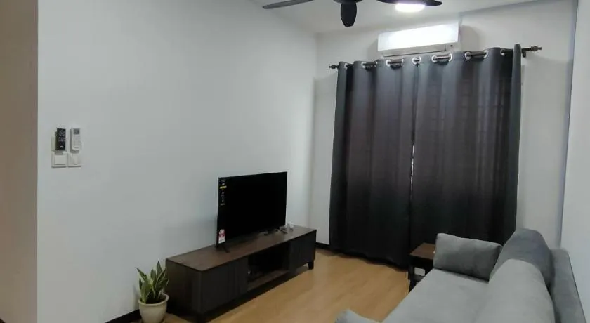 The Valley Homestay Setia Alam - Image 1